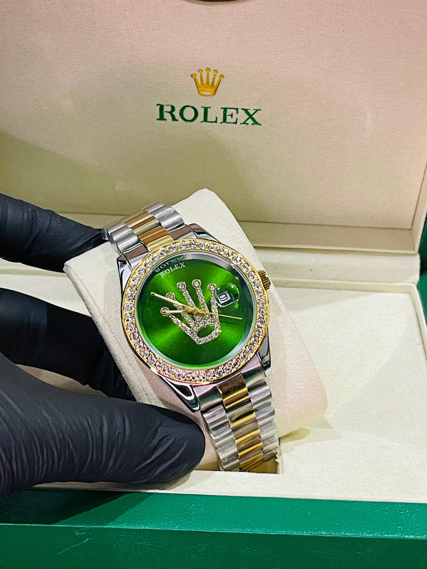"Rolex oyster perpetual truetone with golen dial with date"